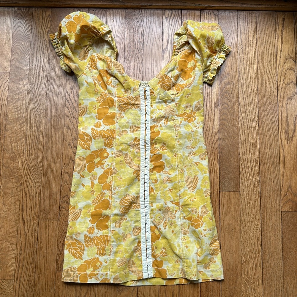 URBAN OUTFITTERS barely worn beautiful summer dress